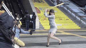 搞笑gif:你这是要召唤神龙么