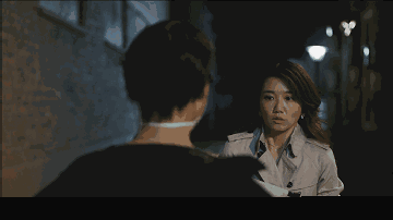 搞笑gif图:妹子你不能这样嫉妒你闺蜜胸大