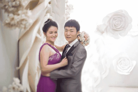 辣嘴巴,辣眼睛~~~ 大神回复:大家一起唱,妹妹你坐船头,哥哥我岸上走