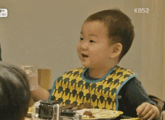 想必大家都看到了,亚洲当红男神表情包扛把子宋民国长大了,宋民国小