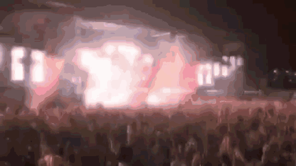 与 havana brown 合作歌曲《big banana》更是登顶美国 us hot dance