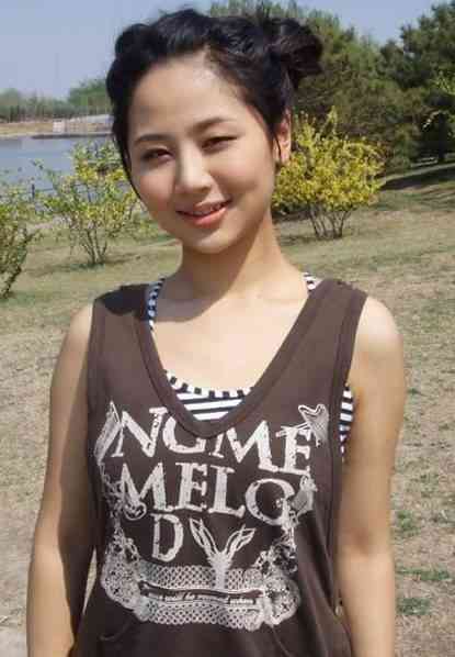 杨紫被问整容脸色尴尬 反问: 我是什么脸?