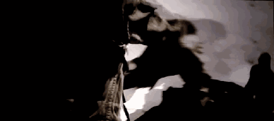 近距离杀丧尸全删 作为一部丧尸题材电影,第六部丧尸的镜头并不算多