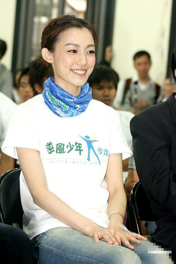 范玮琪筹备复出演唱会,关机时刻不忘秀恩爱!
