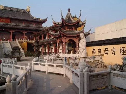 武进区凤凰南路 净修院是永宁寺的一大特色,来自上海,南京,无锡,常州