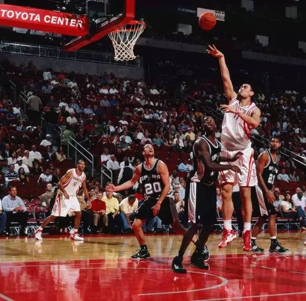 2006年nba小牛马刺,2006年nba小牛对马刺