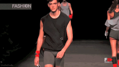 激凸伸展台 - 男模内裤/泳裤秀