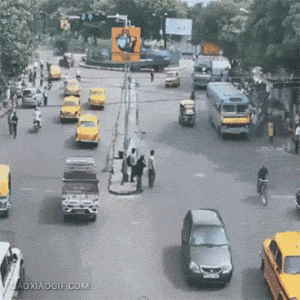 这些人,是俄罗斯的吧,这么淡定-新闻频道-手机搜狐