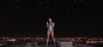 lady gaga登录超级碗,300台无人机陪她一起上