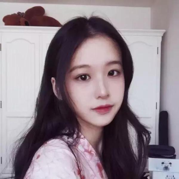女生头像,我一个人自己放纵自己管