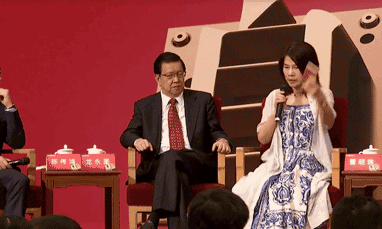 大家还记得董明珠怒摔格力手机的场景吗?