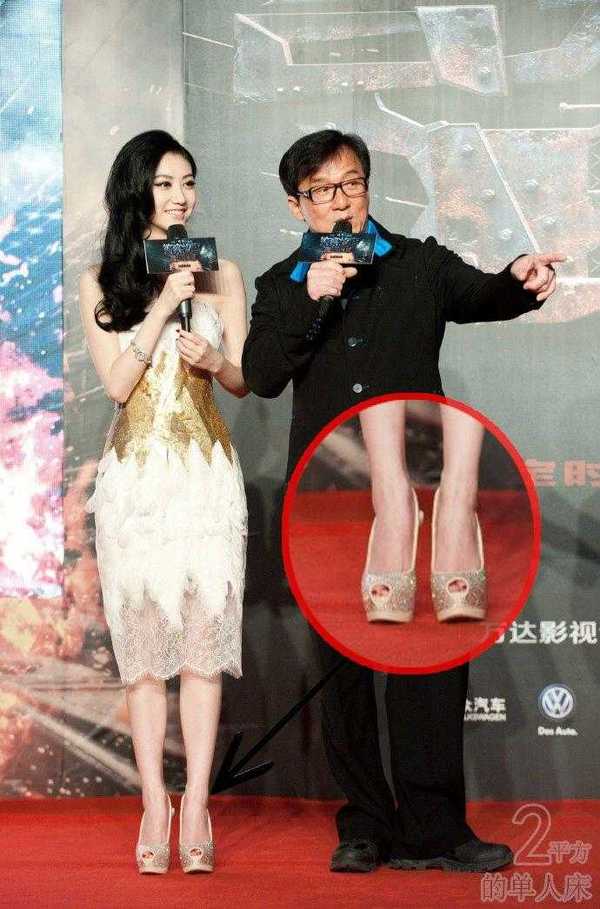 女人又爱又恨的恨天高驴蹄鞋,景甜比范爷更会穿!