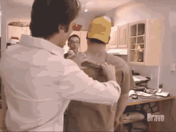 有的大哥床单上残留不明液体,个人卫生状况十分堪忧.