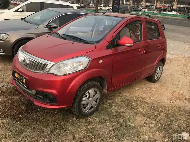 劲爆:我们可能拍到了传言中的 雷军电动车