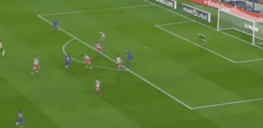 gif-梅西1v3远射,苏神补射破门