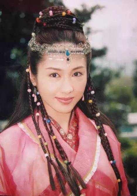台湾美女贾静雯在内地版《倚天屠龙记》中演绎的赵敏,则是文武双全