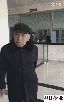 一言不合就扇耳光?天津这个大爷这么厉害,给您曝曝光