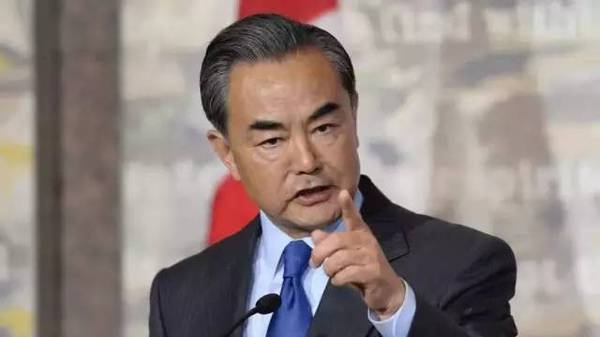 王毅说年内经济总量将超美_王毅年轻照片