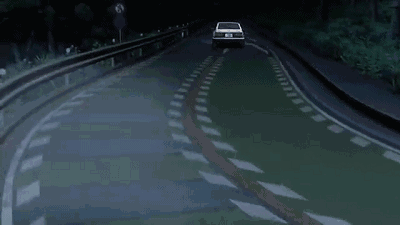 一提到车 盟妹子就想到要当秋名山车神的梦想 像藤原拓海一样疾驰在