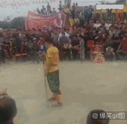 【今日爆笑动态图】熊孩子,就看你们怎么收场~ 慢慢打扫吧