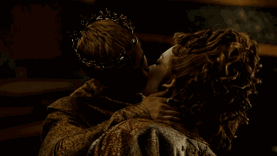 别低头,王冠会掉,别亲吻,观众会笑