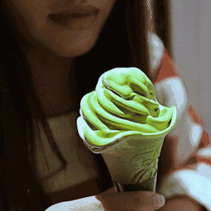 你就是馋她的身子gif动图 你就是馋她的身子表情包 乖乖手游网