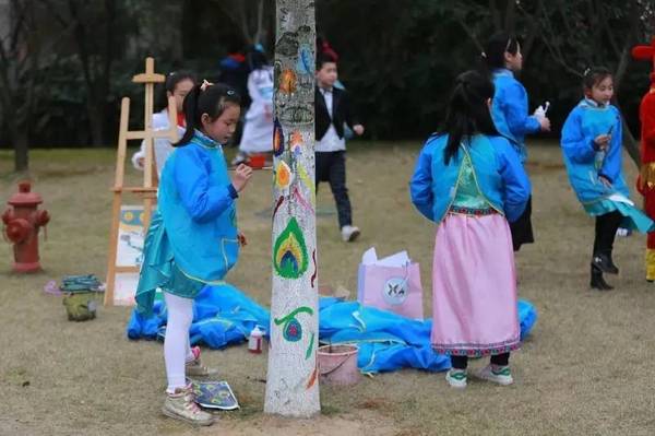 【名校情报】"奇装异服"也能进校园?这个实验学校的"童玩节"太会玩!