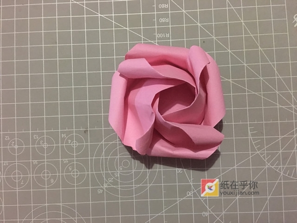 纸在乎你 手工折纸 绽放的玫瑰花折纸视频图解教程