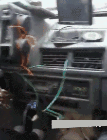 搞笑gif图:妹纸这个表情,是要发怒了是么?