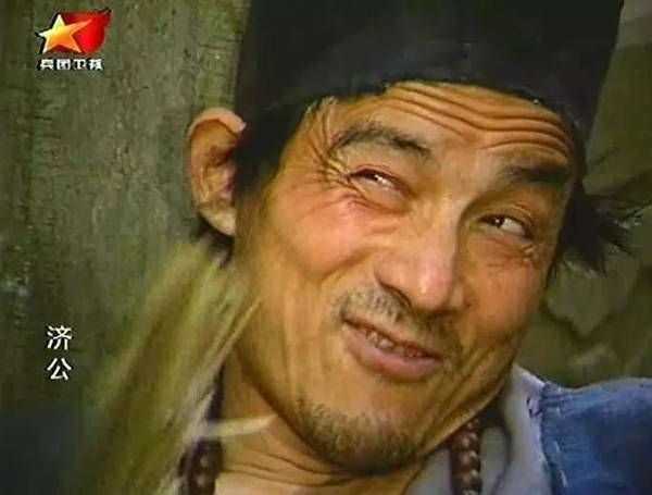 51 小李飞刀 这部电视剧还没播完 文具店里就有卖同款飞刀了 ?