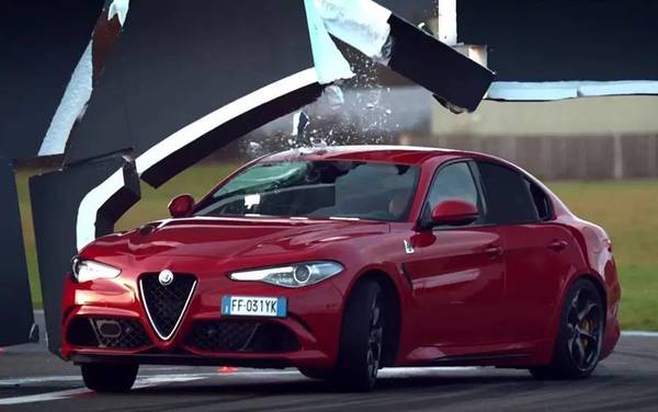 top gear 暴力测试 alfa romeo giulia 四叶草 | 视频图片
