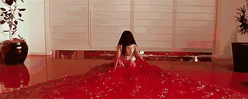 《真实魔鬼游戏》,公交车和车里的人被一刀两断——