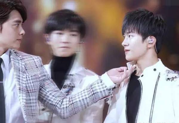 易烊千玺唱歌对比 a9774s6825963495151.jpeg