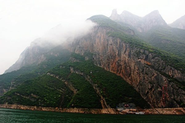 船游巫峡望神女;云雨巫山十二峰—鄂西巴东游之
