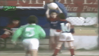 球星小时候咋踢球 梅西从小就是球王