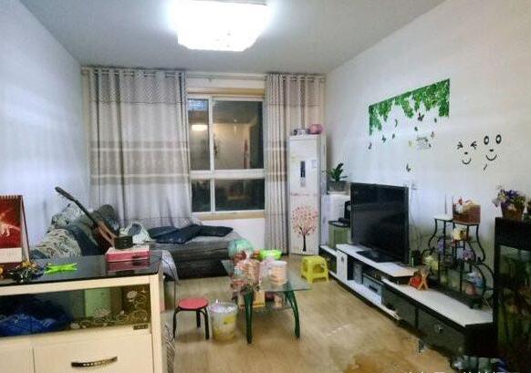 他们把新买的房子装修好后,才住了半年,就被老婆整的乱七八糟的,也不