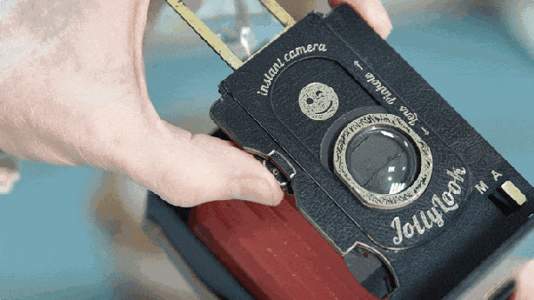 纸质复古拍立得 jollylook,对经典老相机的再创造