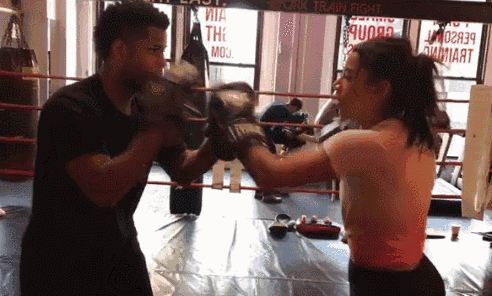 正是 hannah 热爱的健身,日复一日的刻苦训练,带给了她这样无与伦比