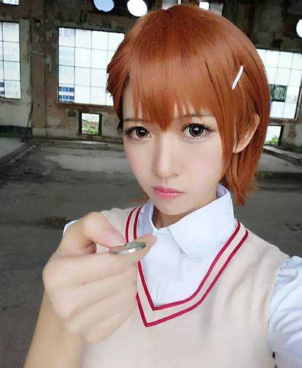 搞笑gif:美女问我,这一块钱是你掉的吗?