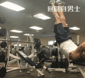 李小龙的龙旗也很轻松, 还能慢慢放下.