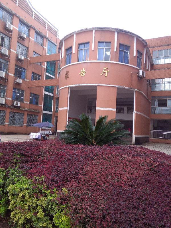 春雨下的湖湘名校——益阳市箴言中学
