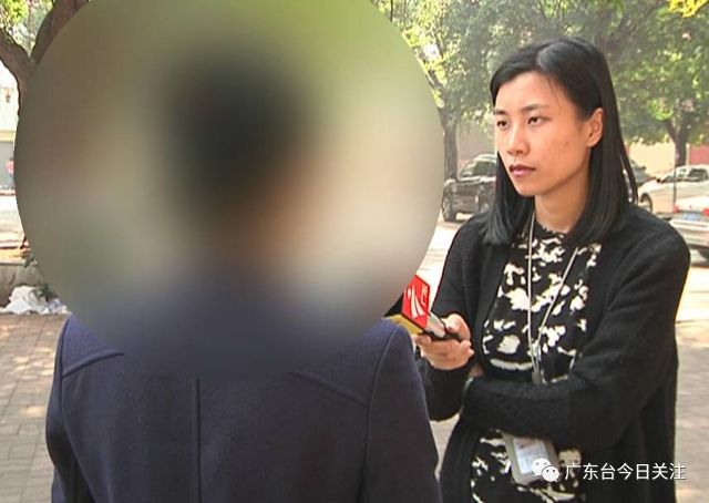 该疑似“胶状物质”,正是我们开头在视频中所见到的物体。陈先生说这些疑似“胶状物质”,多数集中在虾头或虾头与虾身连接处,均为透明状。他还说,这次已是自己第二次购买冷冻虾时,发现该“物质”了。