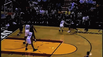 卡特为何被誉为史上第一扣将?实战比扣篮大赛精彩