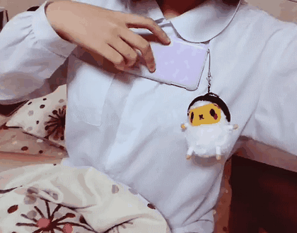 小小动图:一个平胸妹子的骄傲,我看到了.