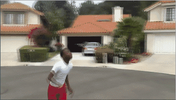 我又坚持不下来 那还不简单 找个矮篮筐,搬个桌子过过瘾咯!