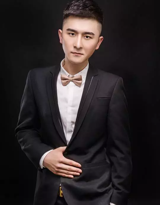 主持人高峰——以梦为马的阳光潮男