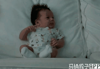 今日爆笑gif:这是国外版的掩耳盗铃吗?