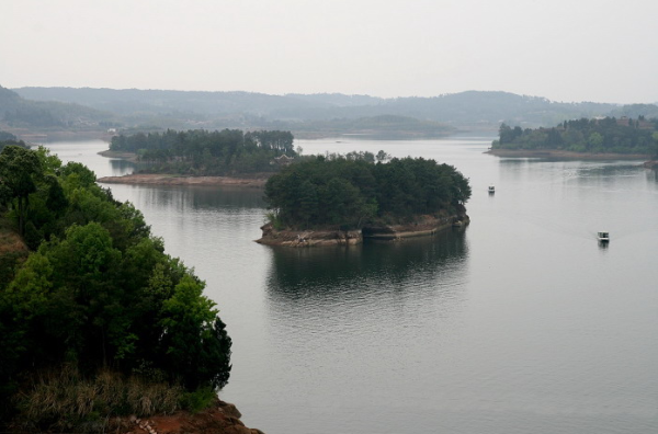 三台鲁班水库风景区是省政府命名的四川名胜风景旅游区,修建于70年代