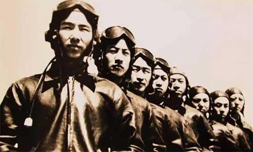 1951年4月25日,空三师奉命列入中国人民志愿军空军战斗序列,并进驻