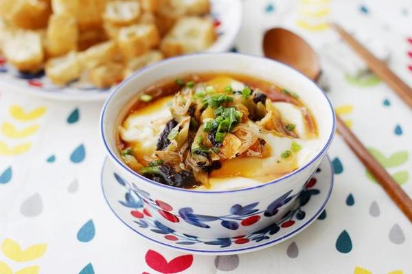 家庭豆腐脑的做法，甜的咸的随你便!